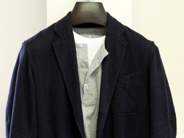 シャツ感覚で羽織れるCOMOLIのウールリネン3Bジャケット | basic100 - ベーシックな服と靴